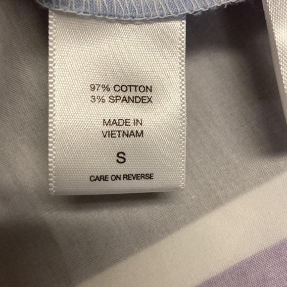 New York & Company - Women's V-Neck Button Down  Blouse (NWT) - Picture 6 of 7